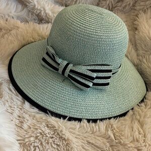 Chic Mint Green Women's Sun Hat with Black Bow